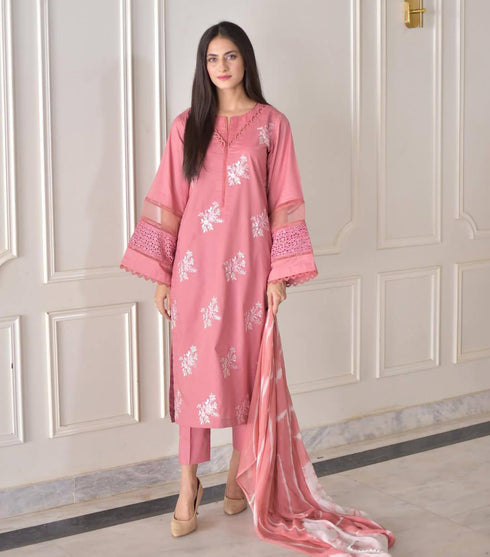 Hibiscus Thread Embroidered Silk Fabric Top And Pant With Silver Chiffon Dupatta