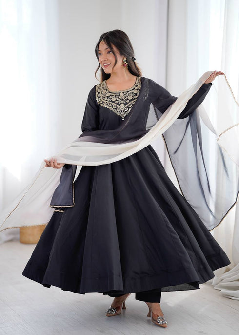 Elegance Flow Anarkali Set With Heavy Neck